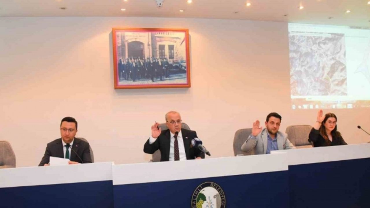 Salihli’de 3 şehidin ismi köprü ve parka verildi