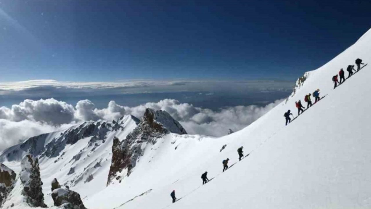 Vestel personelinden Türkiye’nin beşinci büyük zirvesine on ikinci tırmanış