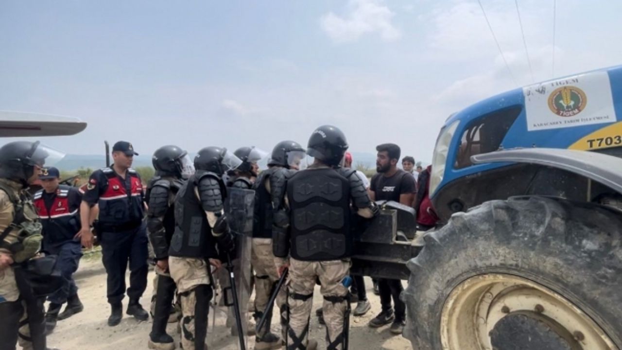 Göl arazisini işgal edip yıkım ve tarlalardan ürün sökümünü engellemek istediler