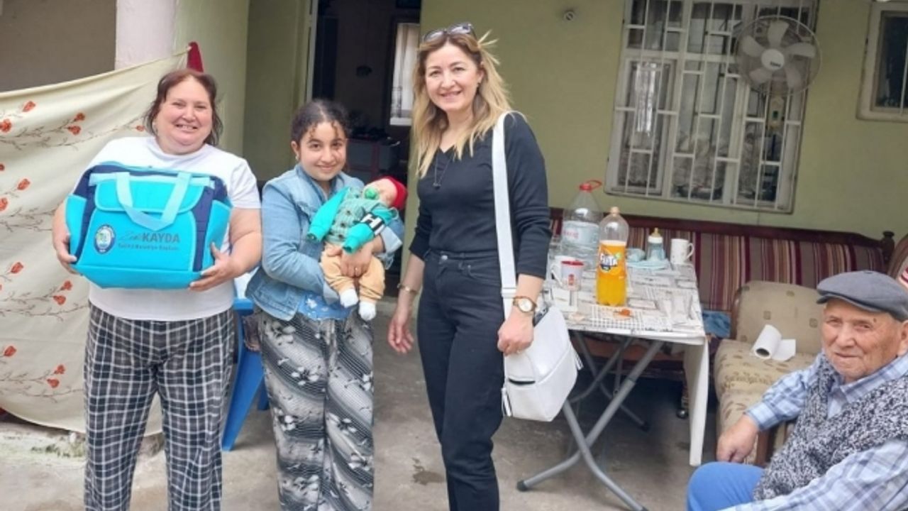 Salihli Belediyesi ‘Hoş Geldin Bebek’ ziyaretlerini sürdürüyor