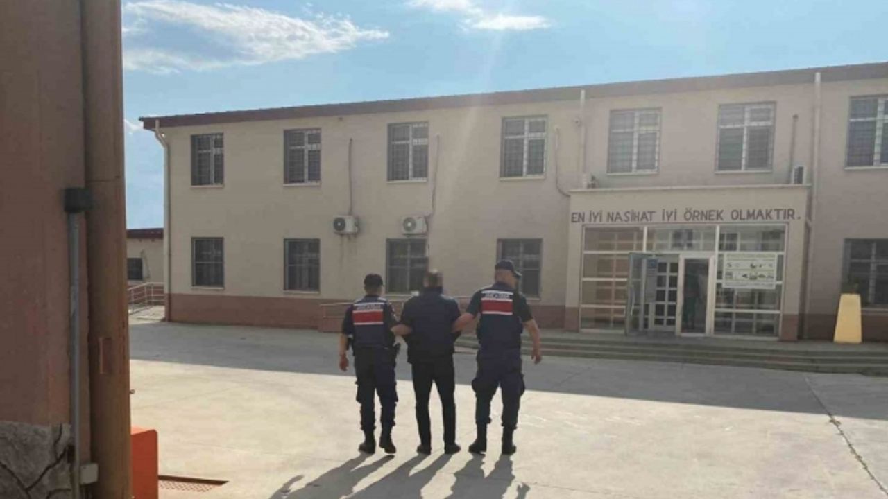 Hakkında kesinleşmiş hapis cezası bulunan 2 şüpheli tutuklandı