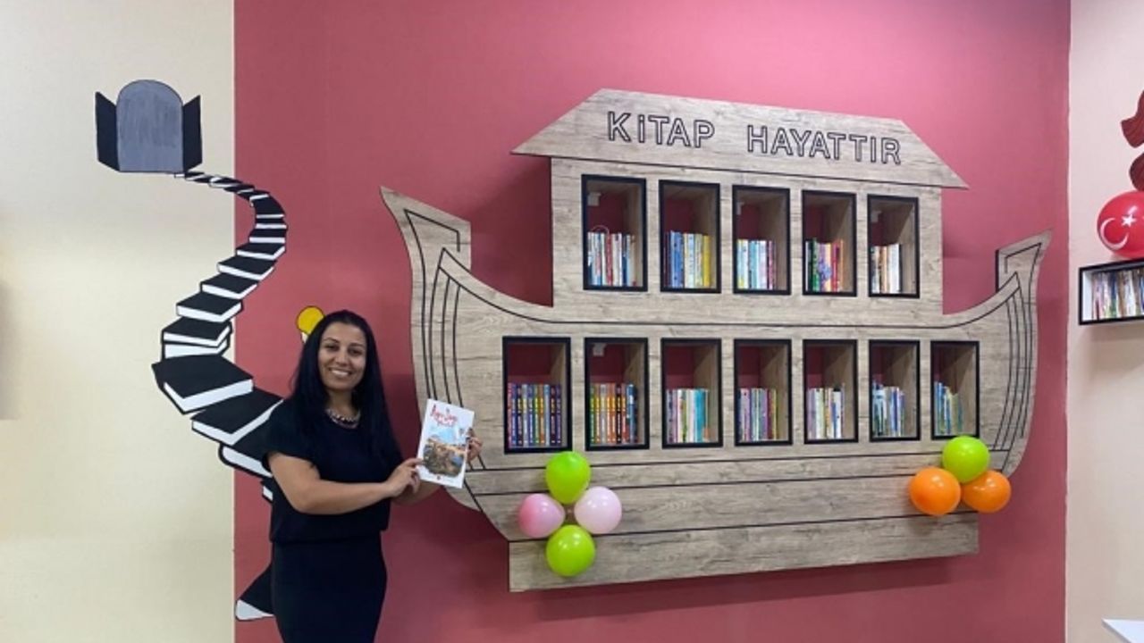 Manisalı öğretmen 7 yılda okullara 14 kütüphane kazandırdı