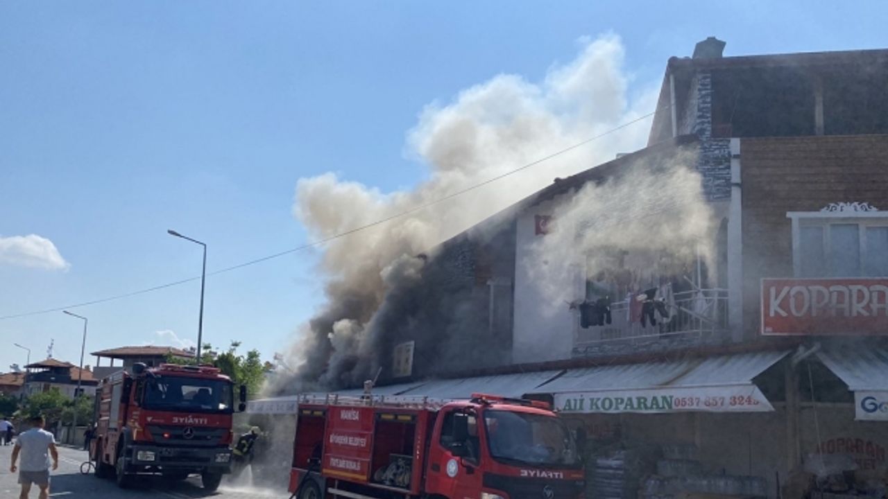 Markette çıkan yangın maddi hasara neden oldu