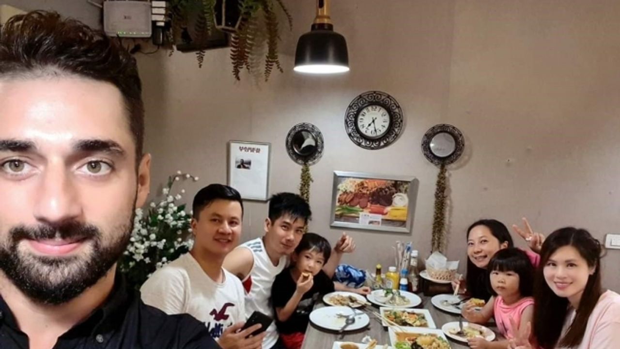 Tatil için gittiği Phuket’in en ünlü restoranının sahibi oldu