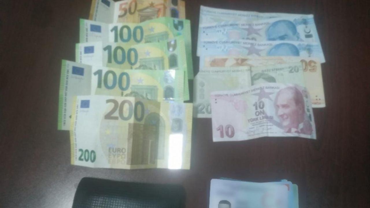 Unutulan binlerce lira ve değerli eşyalar sahiplerine teslim edildi