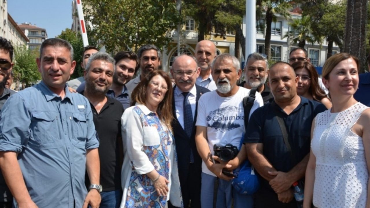 Vali Karadeniz Manisa’ya veda etti, Sakarya’ya mesaj gönderdi