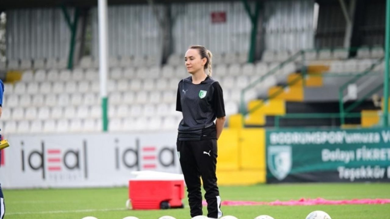 Kadın antrenör, futbola başladığı takımın başına geçti
