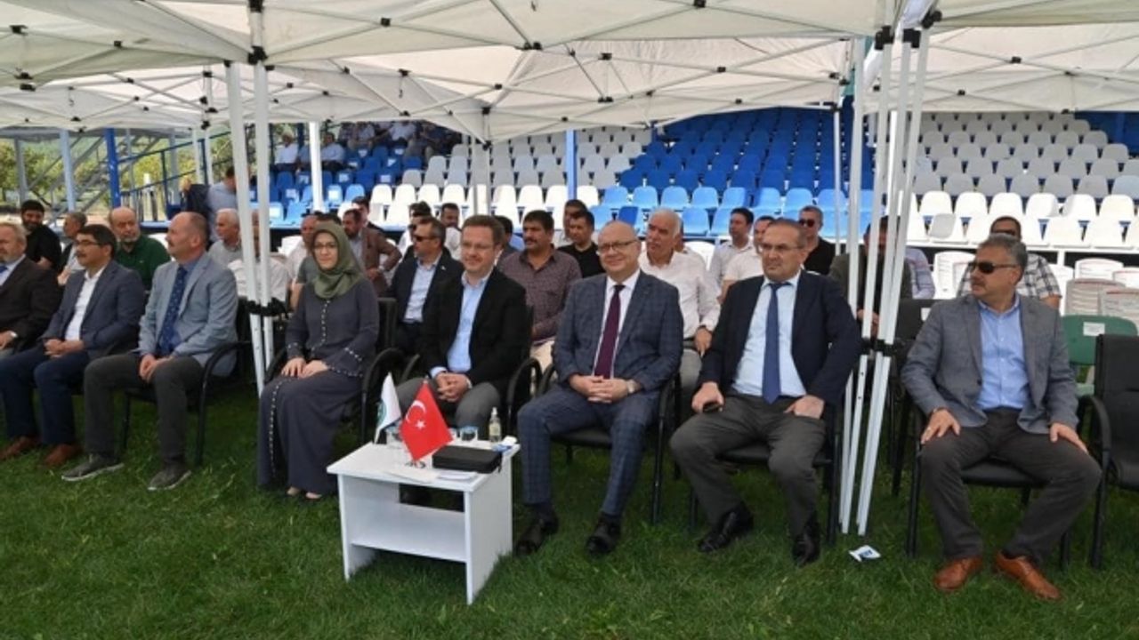 Kur’an-ı Kerim tilaveti ve ilahilerle Manisa semaları çınladı