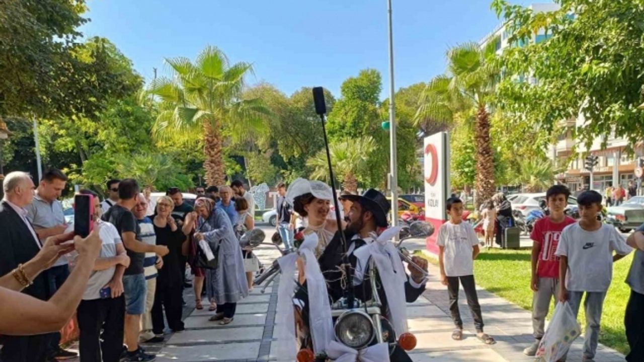 Motosiklet tutkunu damat, gelin almaya motosiklet konvoyu ile gitti