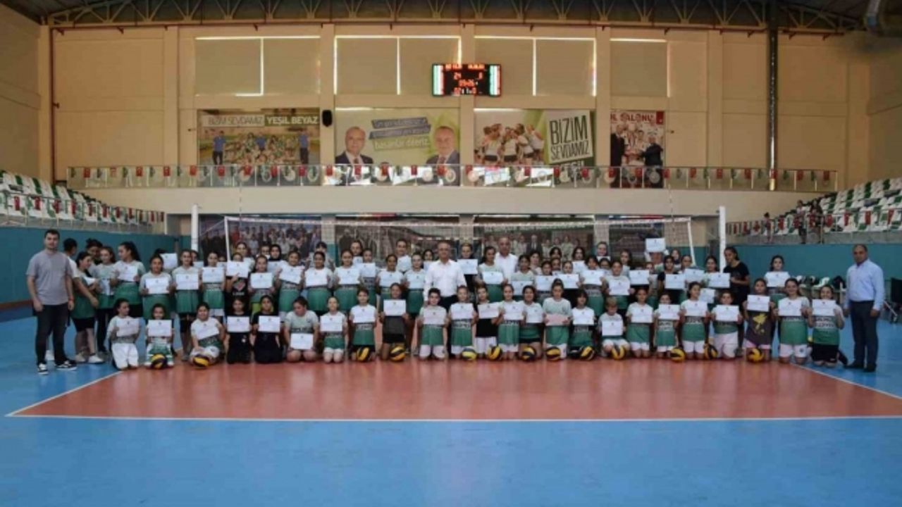 Salihli’de yaz spor kursları sertifika töreniyle son buldu