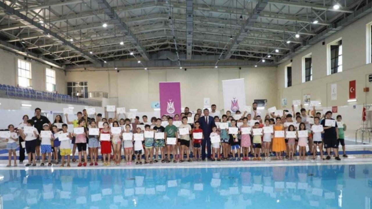 Şehzadeler Belediyesi yaz okulu sertifika töreniyle noktalandı