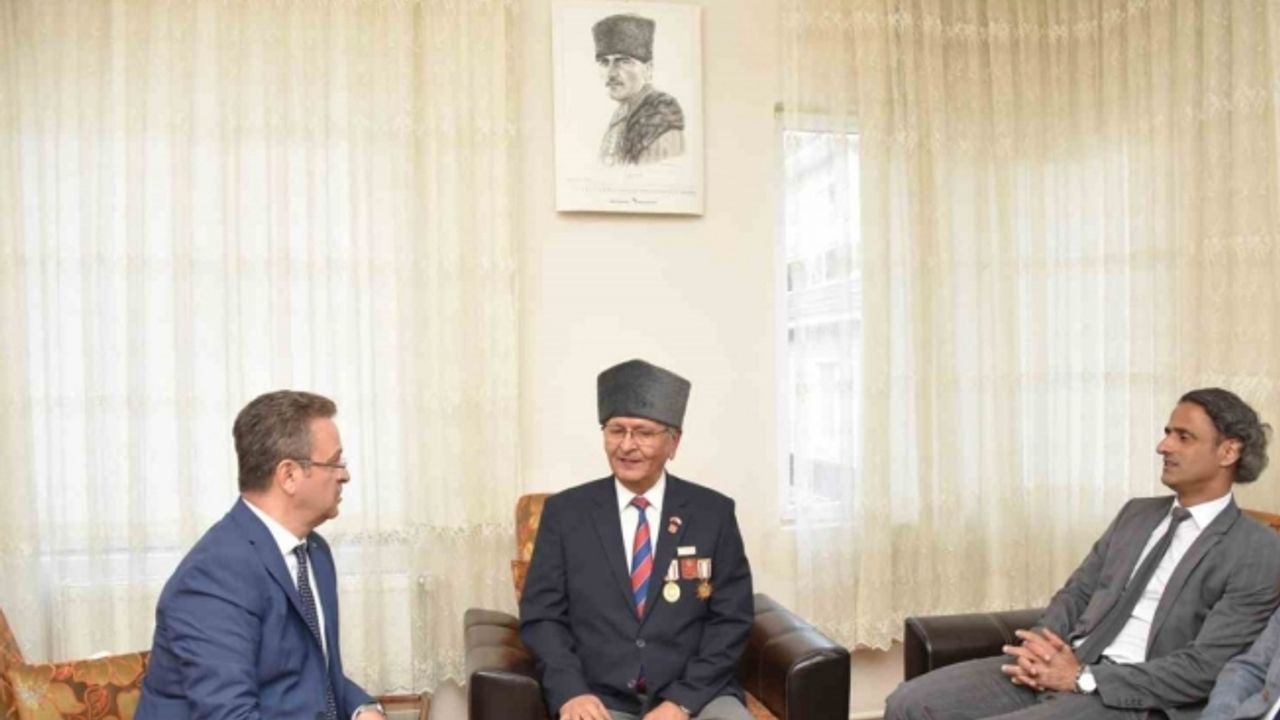 Vali Ünlü ilk ilçe ziyaretlerini Köprübaşı ve Demirci’ye yaptı