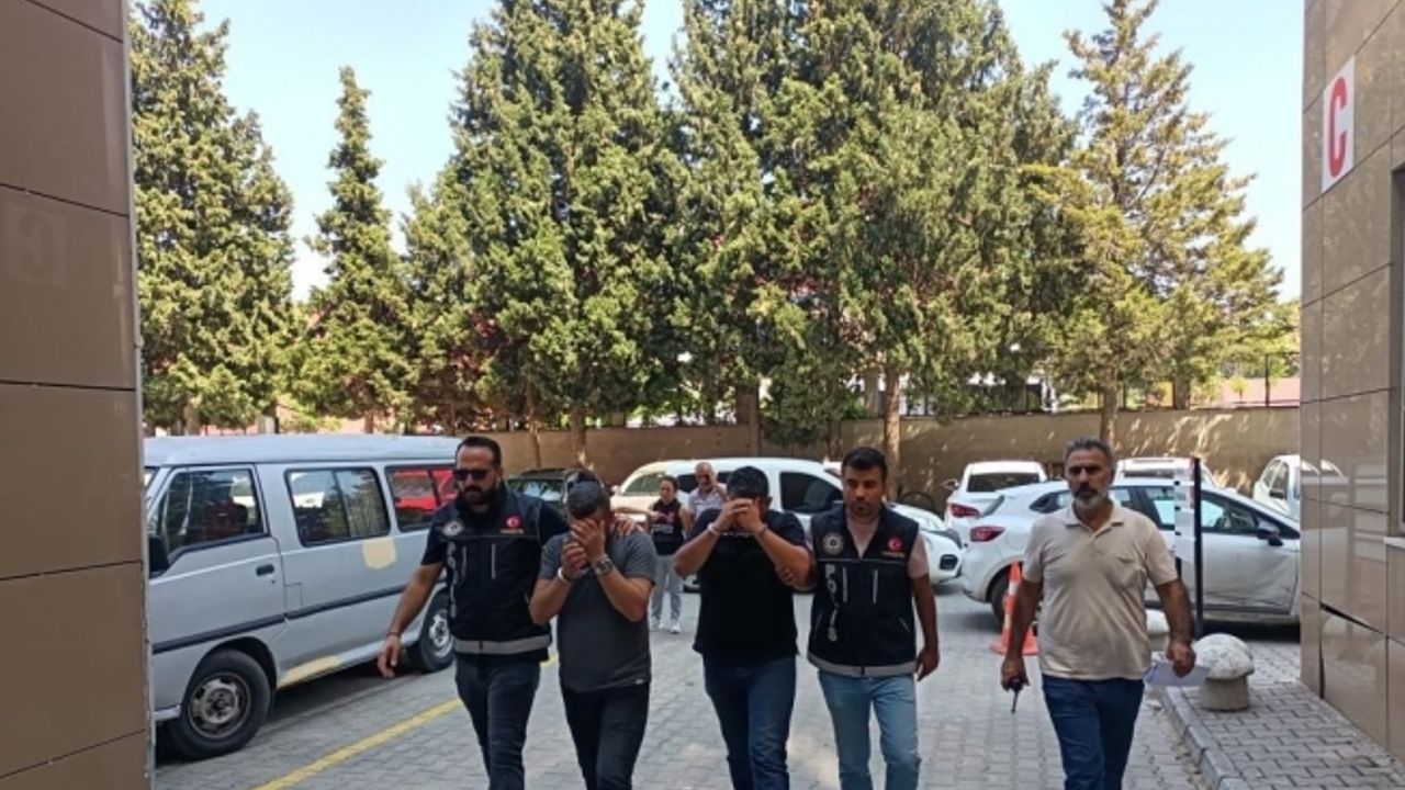 Manisa Emniyeti’nden uyuşturucu satıcılarına nokta operasyon: 26 tutuklama