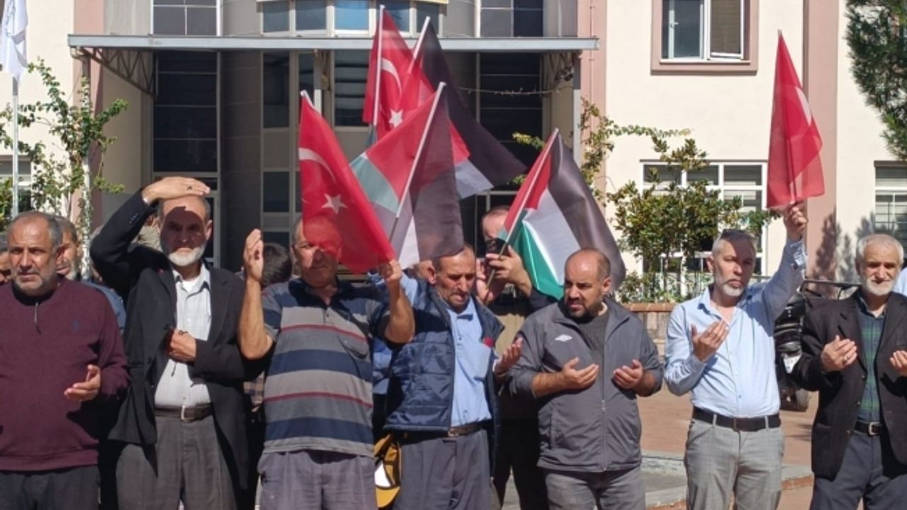 Turgutlu’da İsrail’e lanet, Filistin’e destek mitingi