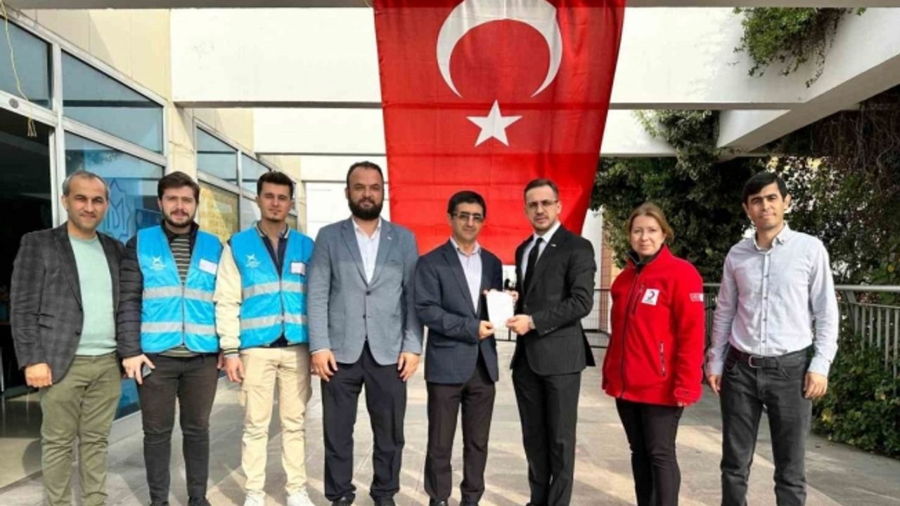 Manisalı öğrenciler, harçlıklarıyla Gazze’ye 33 bin lira bağışladı