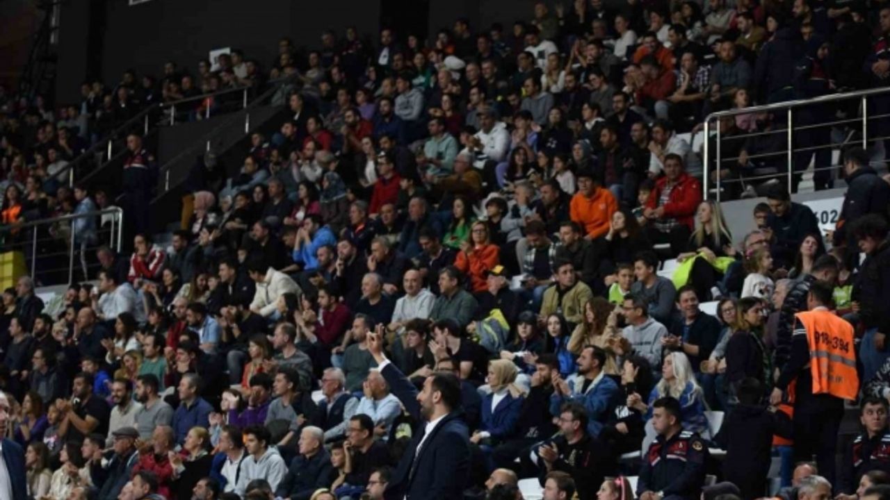 Türkiye Sigorta Basketbol Süper Ligi: Manisa BBSK: 69 - Fenerbahçe Beko: 82