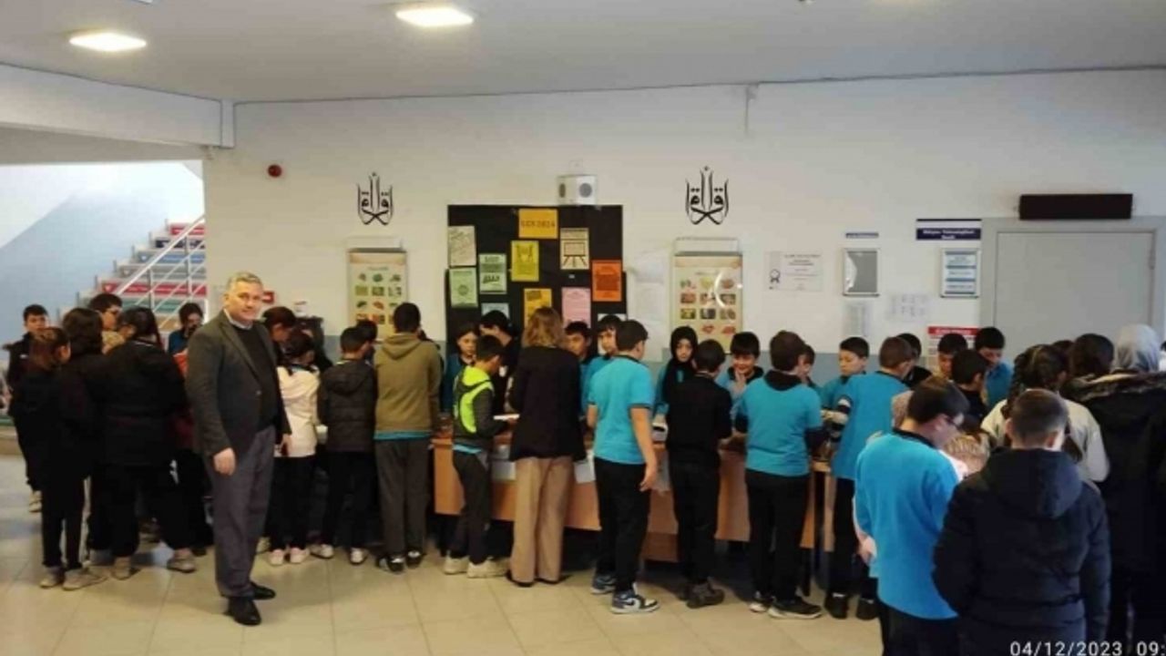 Ortaokul öğrencilerinden Filistinli çocuklar için 5 bin 500 TL’lik yardım