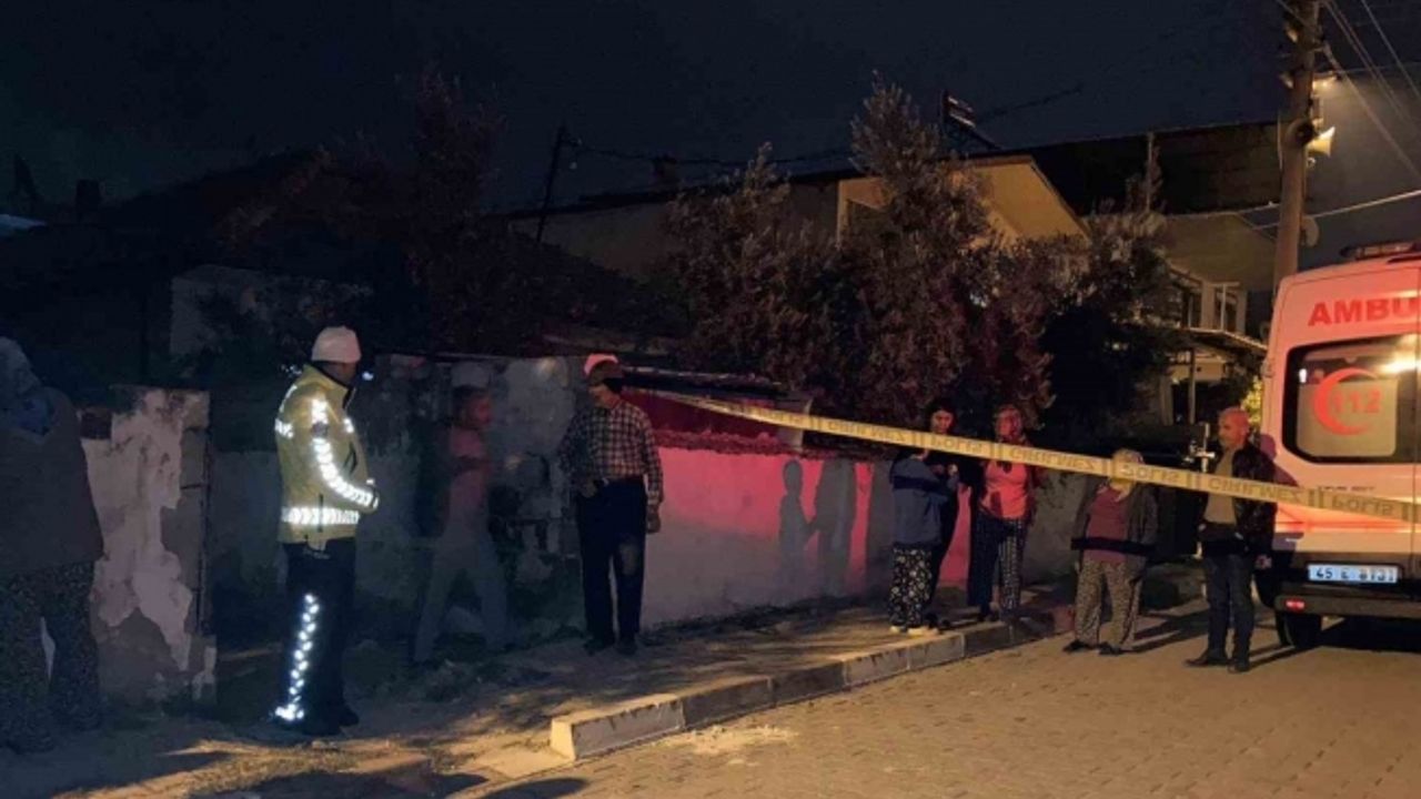 Tamir etmeye çalıştığı sundurmanın altında hayatını kaybetti