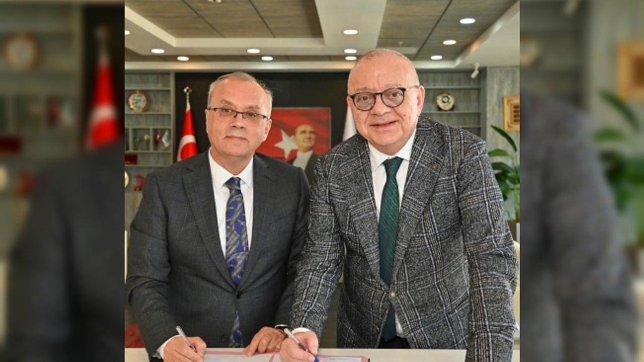 Büyükşehirden Salihli’ye 50 bin metrekare kilit parke taşı desteği