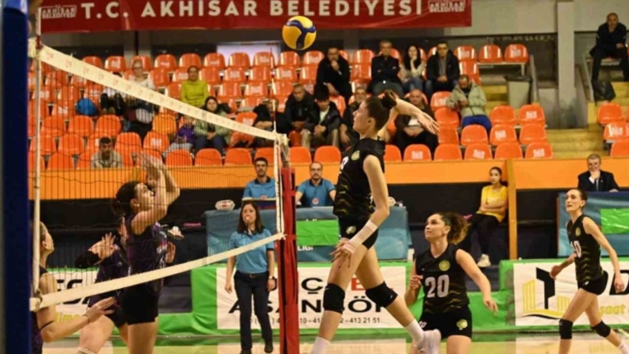 Manisa Büyükşehir’in sultanları yeni yıla galibiyetle başladı: 3-0