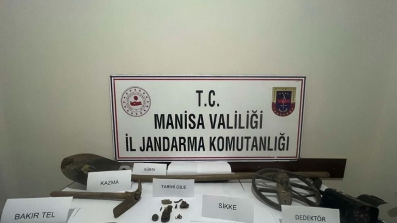 Manisa’da definecilere operasyon: Çok sayıda tarihi eser ele geçirildi