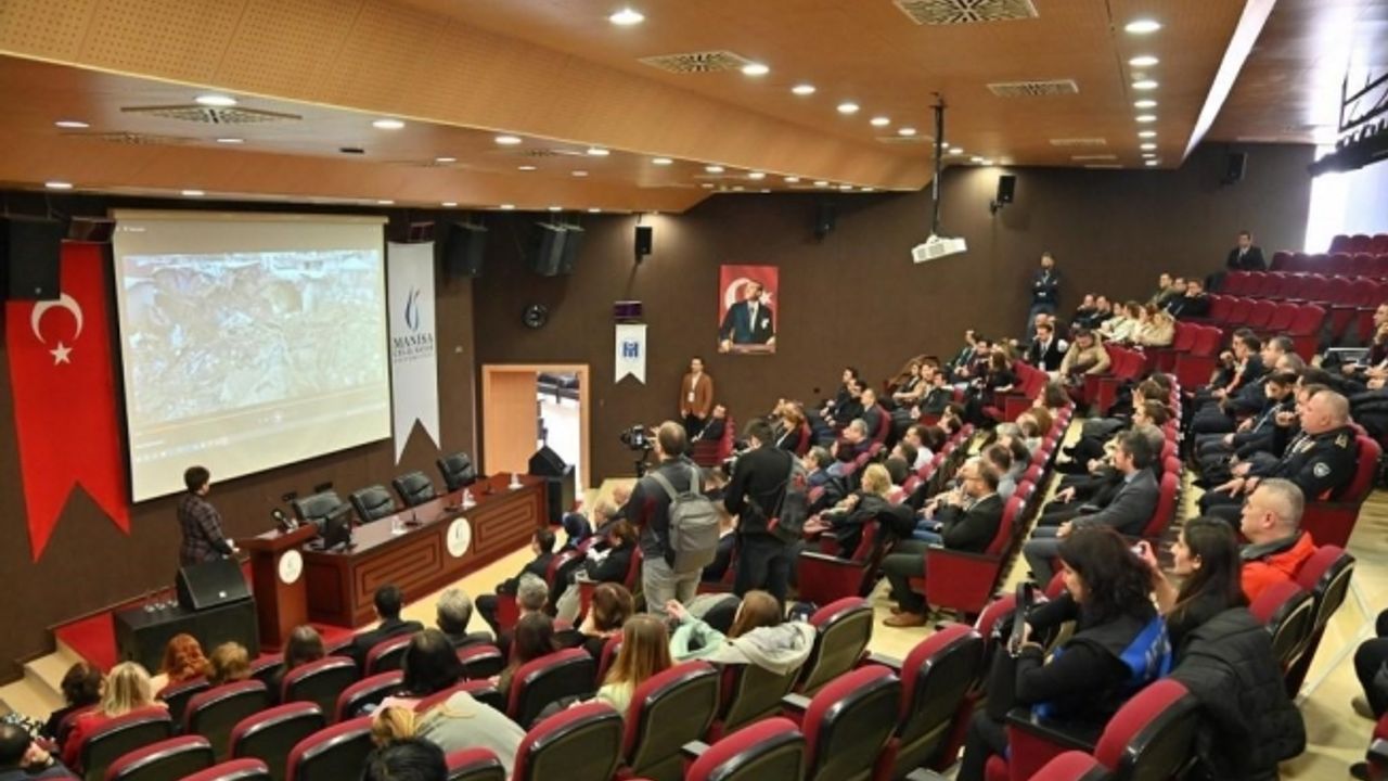 ‘Depreme dirençli Manisa Çalıştayı’nın açılışı yapıldı