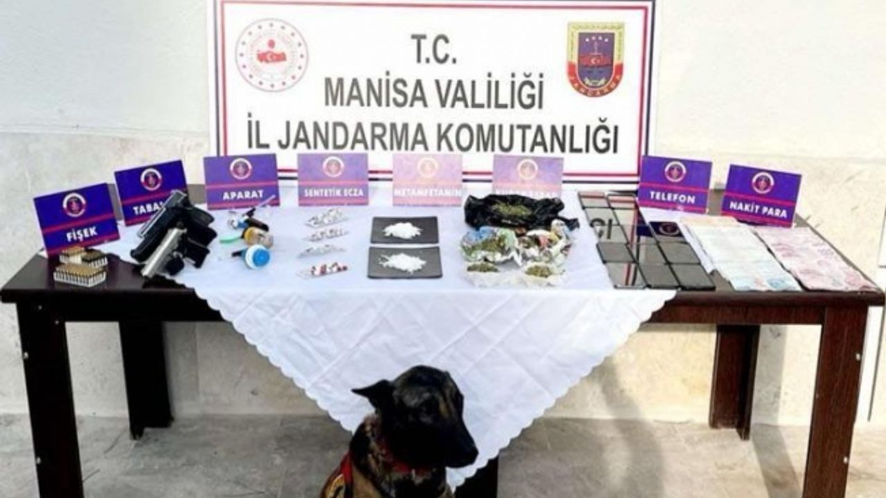Jandarma Manisa’da zehir tacirlerine göz açtırmıyor: 62 gözaltı