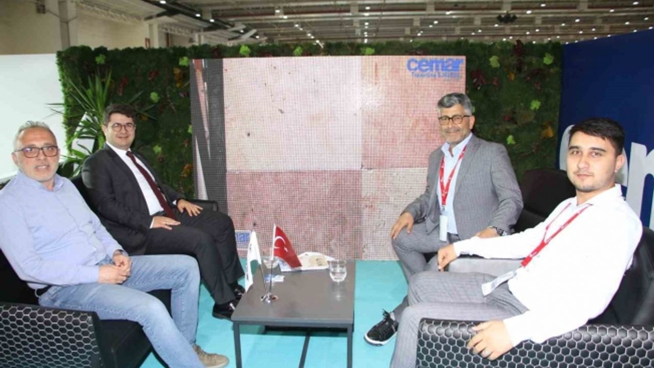 Kaymakam Özdemir ve Başkan Aşkın Cemar’ı fuarda yalnız bırakmadı