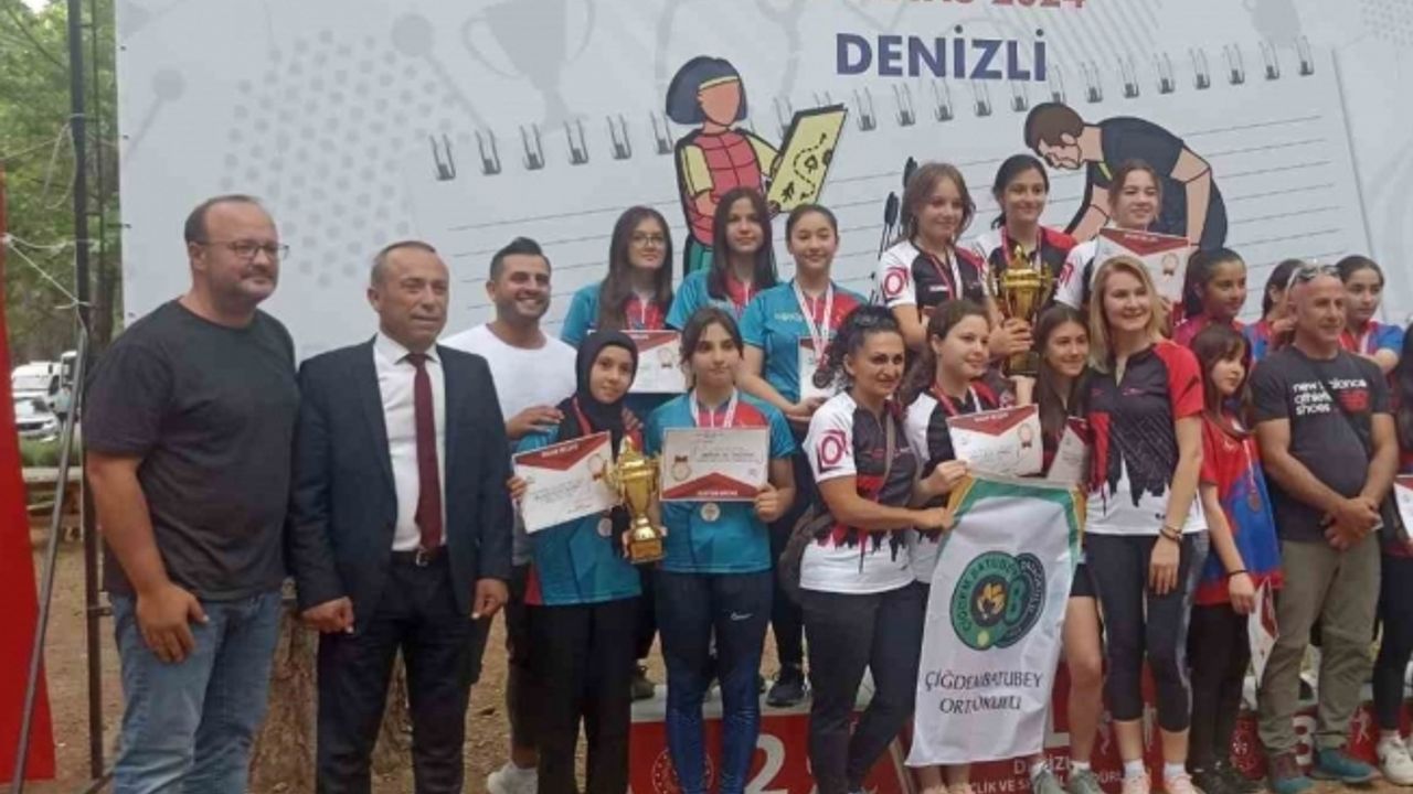 Manisalı sporculardan Oryantiring Türkiye Şampiyonasında büyük başarı