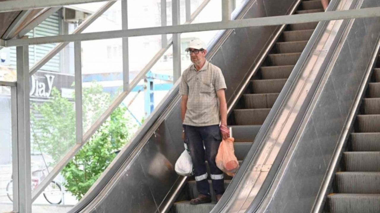 Şehitler ve Gaziler Yaya Üst Geçidi artık çalışıyor