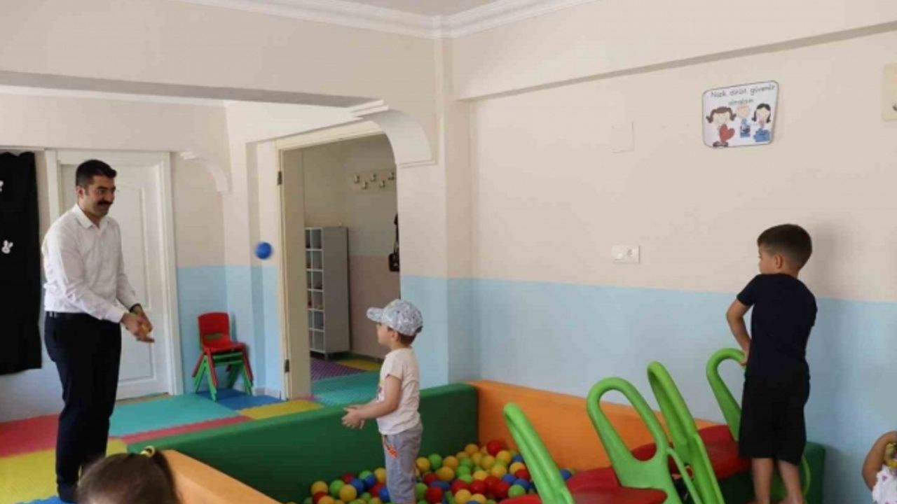 Kaymakam Kara 4-6 yaş Kur’an kursunu ziyaret etti