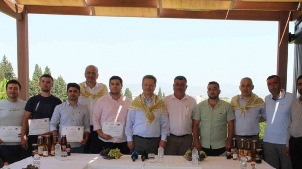 Köyleri yanmaktan kurtaran kahraman çiftçilere teşekkür belgesi verildi