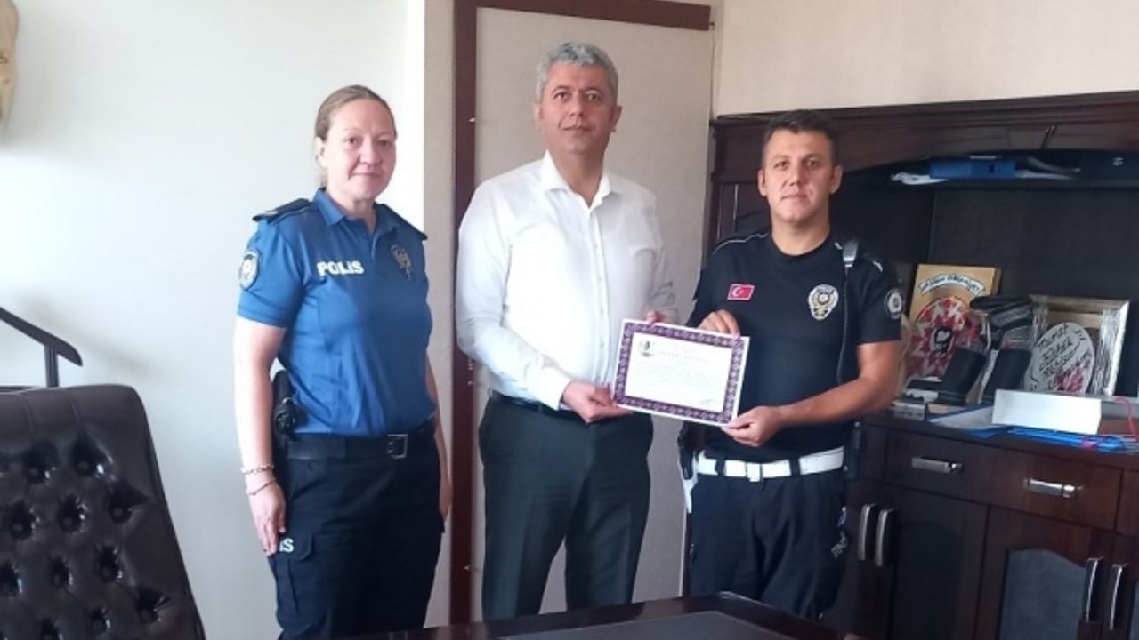 Akhisar’daki kadına şiddet olayına müdahale eden polise başarı belgesi