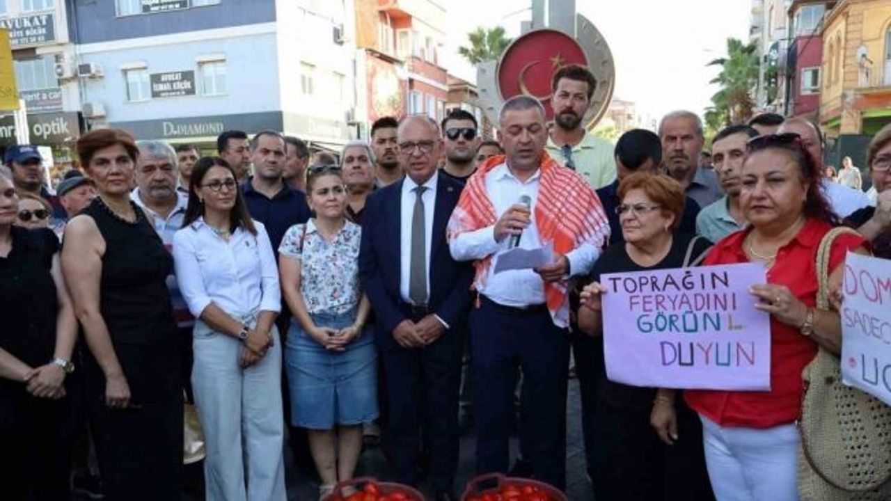 CHP’li başkan domates eylemine katılmayan çiftçiye sitem etti