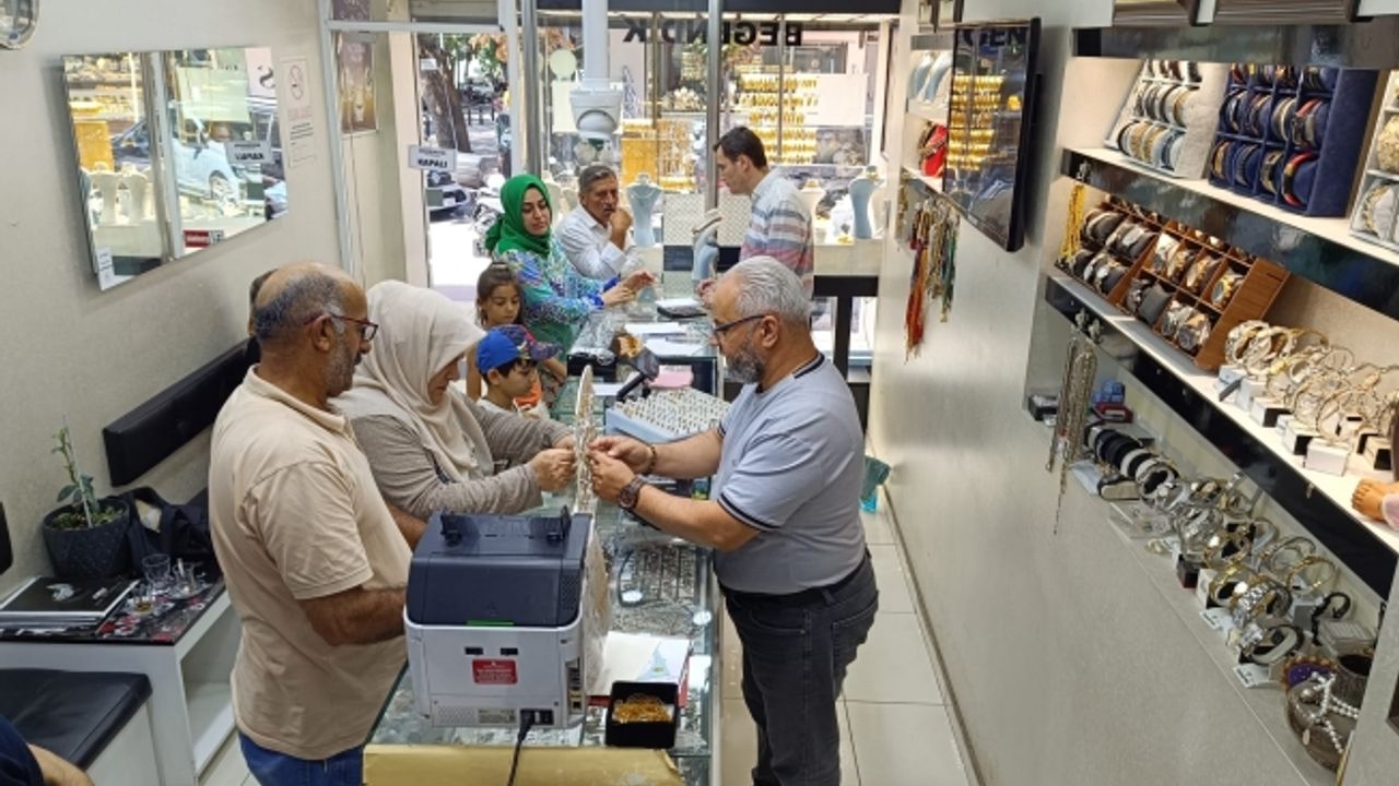 Düğünlerde altın yerine para dönemi (Özel Haber)