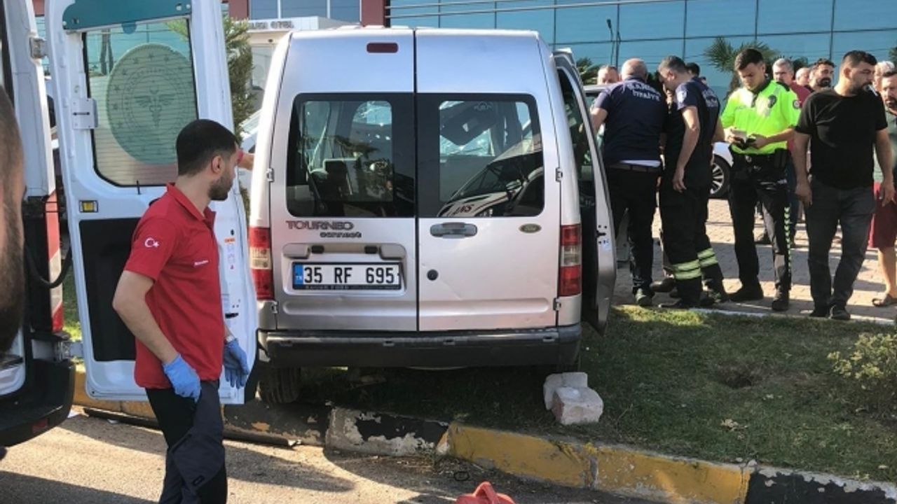 Turgutlu’da tırın çarptığı araçta bulunan baba kız yaralandı