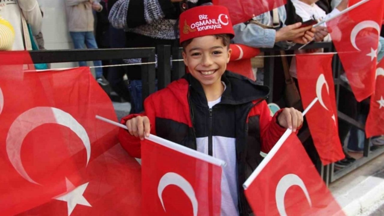 Manisa’da cumhuriyetin 101. yıl coşkusu tüm kenti sardı