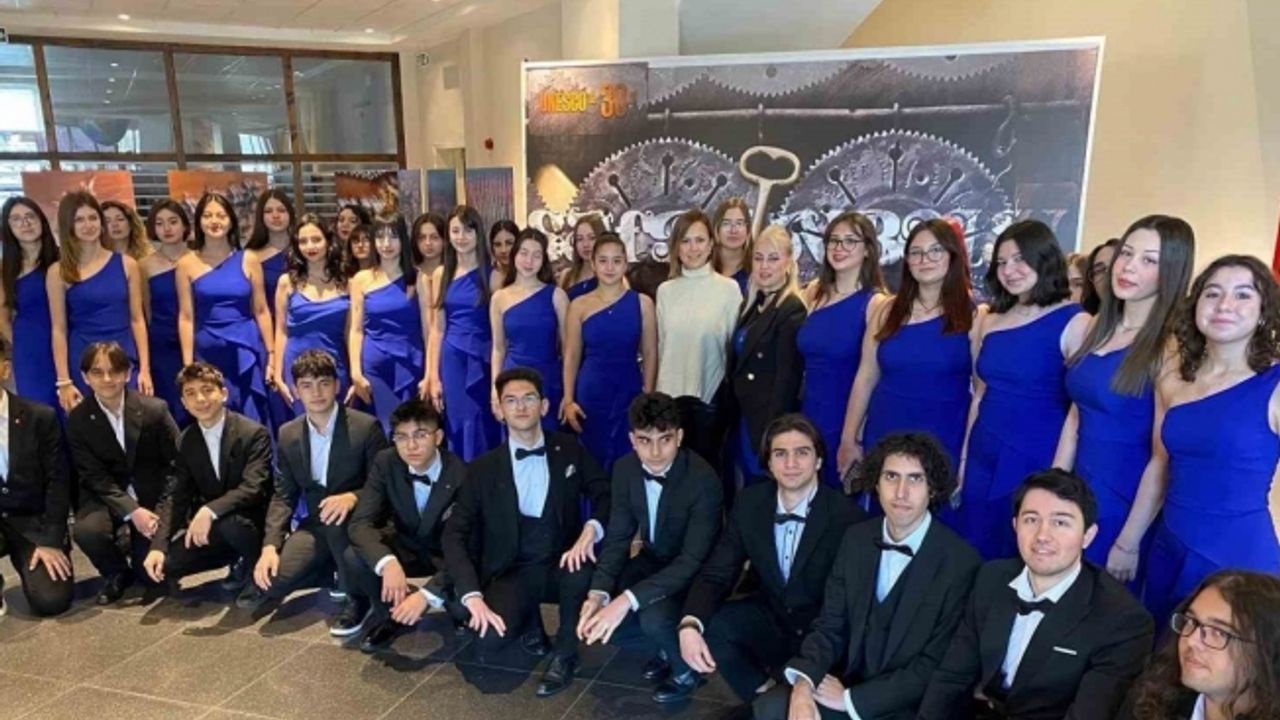 Manisa Büyükşehir Korosu, Korolar Maratonu’nda sahne aldı