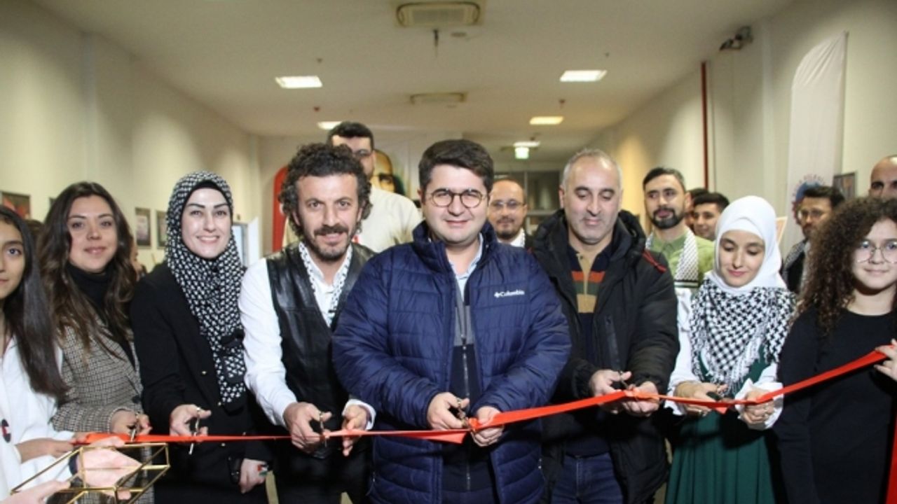 Savaşın acı yüzüne karşı birlik mesajı: Kula’da Filistin için tek yürek gecesi