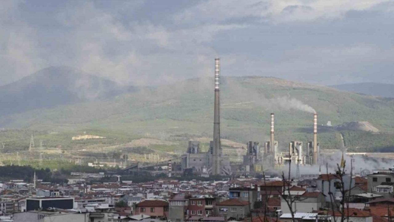 Soma Termik Santralinden yükselen dumanlar sağlığı tehdit ediyor