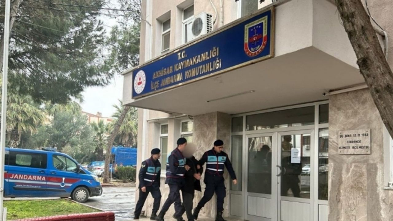 Kendilerini MİT mensubu olarak tanıtan dolandırıcılara jandarmadan operasyon: 5 gözaltı