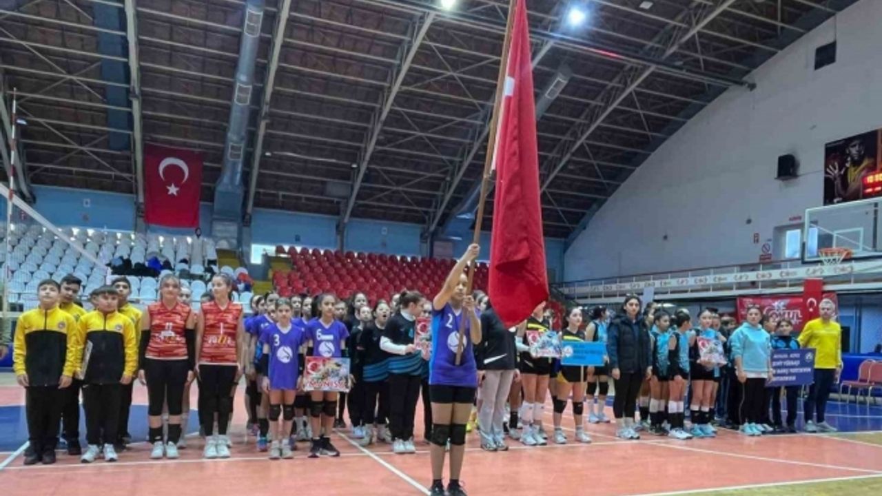 Manisa’da Okul Sporları Voleybol Grup Müsabakaları başladı