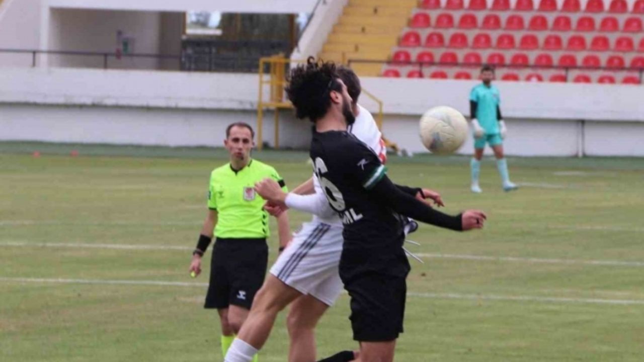 TFF 3. Lig: 7 Eylül Turgutlu 1984: 2 - Büyükçekmece Tepecikspor: 4