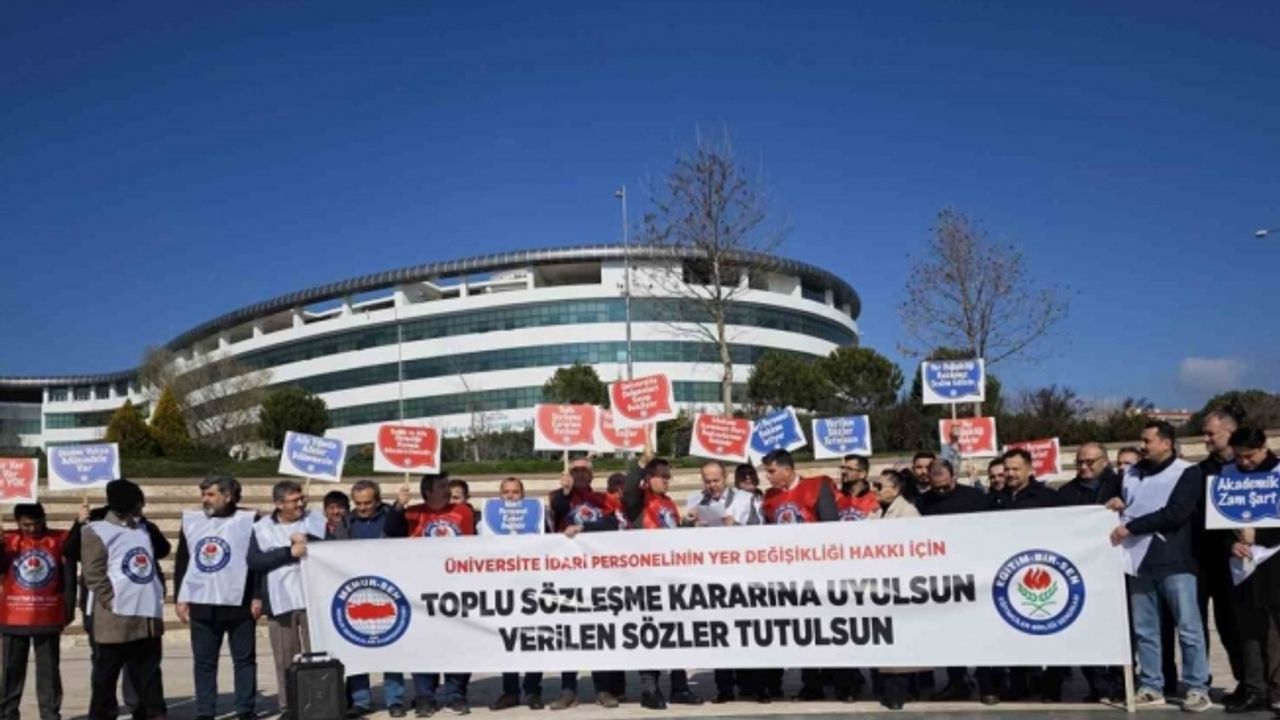 Üniversite idari personeli yer değişikliği hakkı istiyor