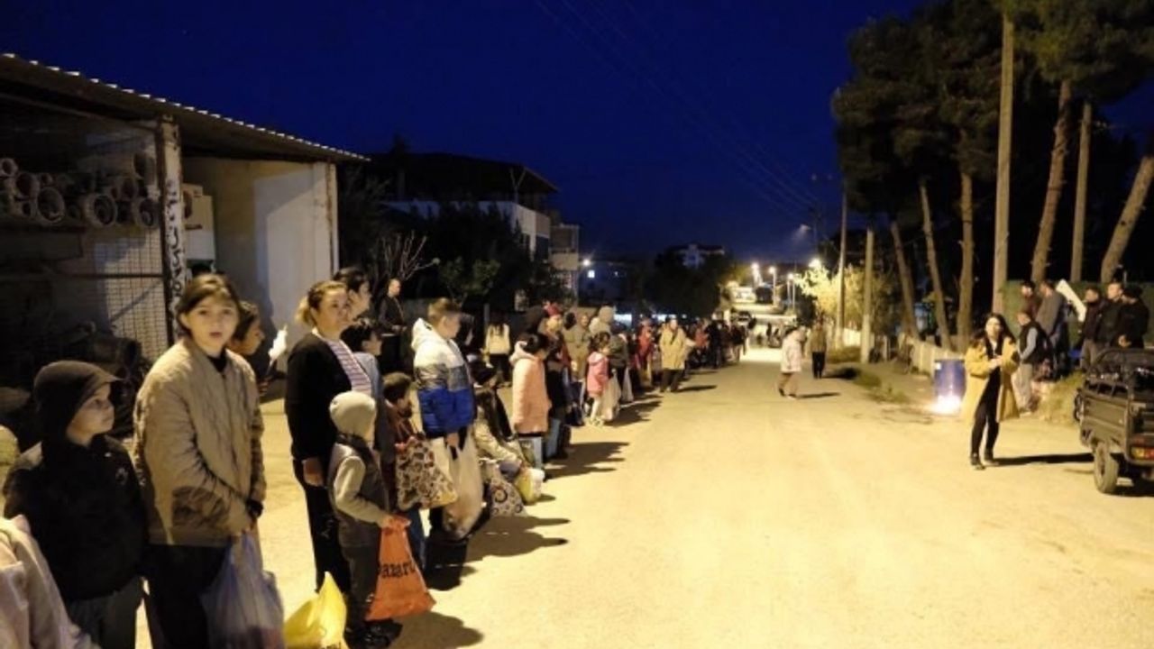 Çavuşlar Mahallesi’nin Arife günü şeker toplama geleneği yaşatılıyor