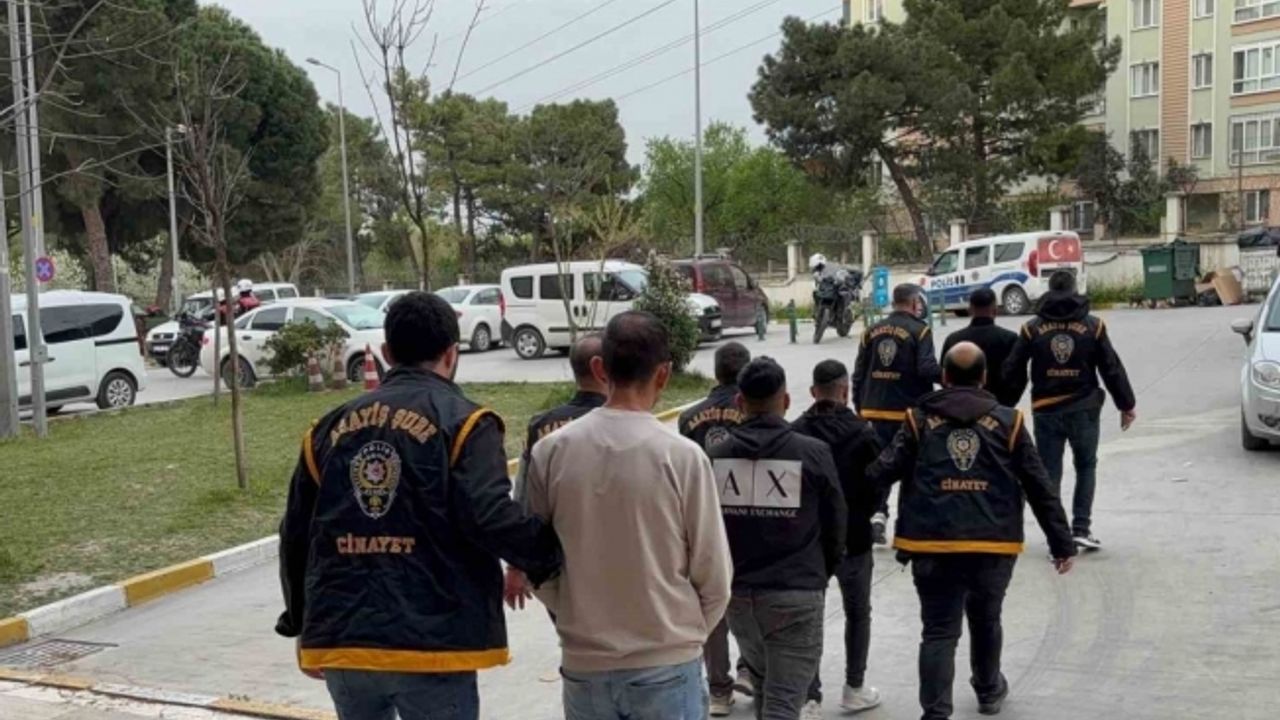 Manisa’da kaçırdıkları gencin ailesinden fidye isteyen çete çökertildi