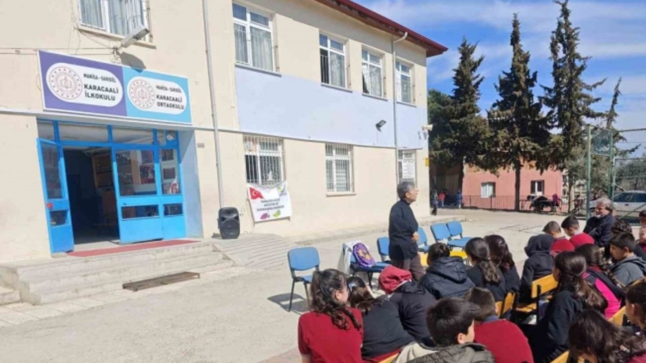 Sarıgöl’de yazar ve öğrenci buluşmaları devam ediyor