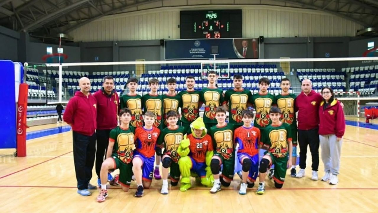 Akhisar İlçe Spor Kulübü Erkek Voleybol Takımı Türkiye Finallerinde