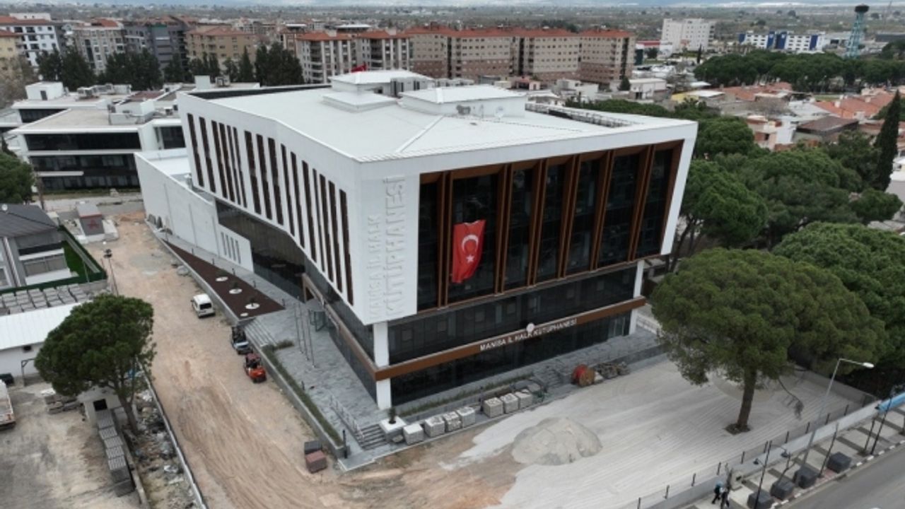 Manisa’daki 86 yıllık halk kütüphanesi yeni binasına taşınıyor