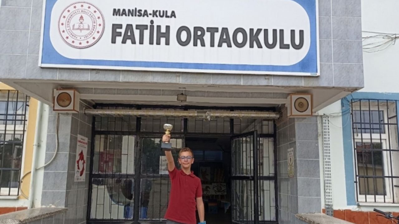 Fatih Ortaokulu öğrencisinden bursluluk sınavında tam puan